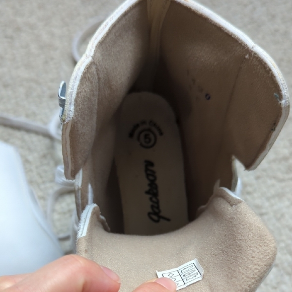 Jackson Women's White Ice Skates with Purple Guards - Picture 5 of 8